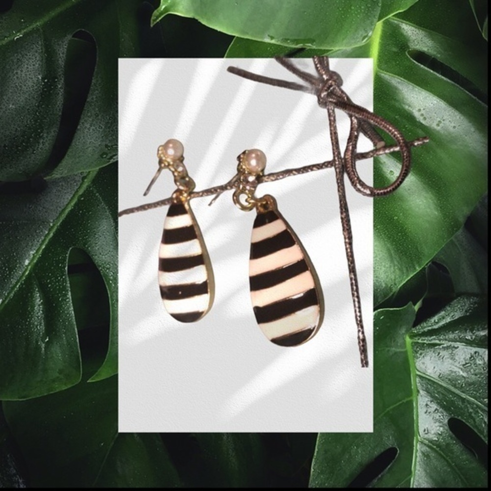 2 set earrings BLACK/RED STRIPES 2 x 8.00
